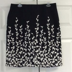 Ann Taylor black and white skirt w/scrolling vines